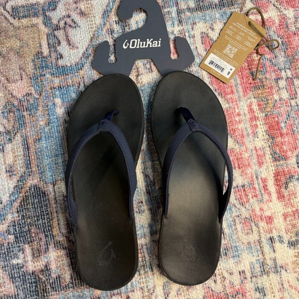 OluKai Puawe Deepest Depths Black Flip Flops Women’s 9 NIB